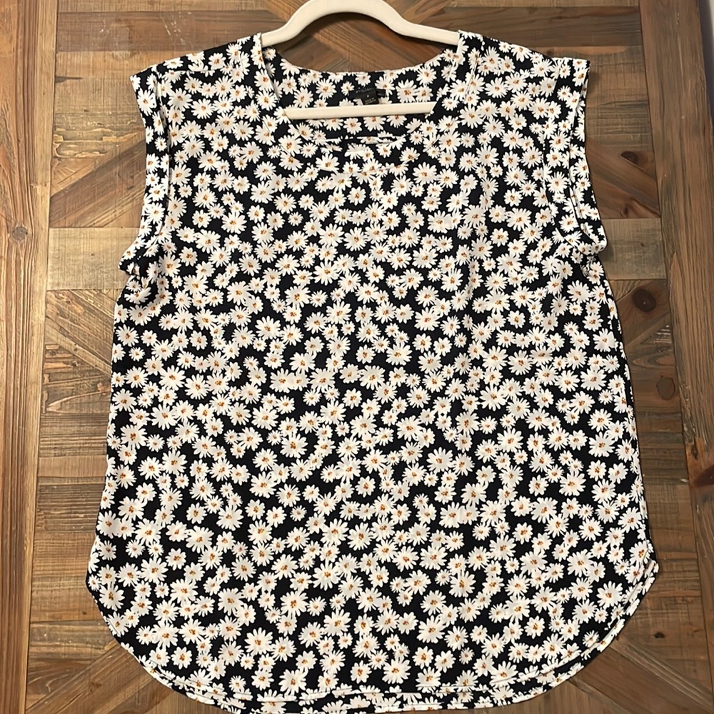 NWT Ann Taylor Factory Daisy Print Blouse